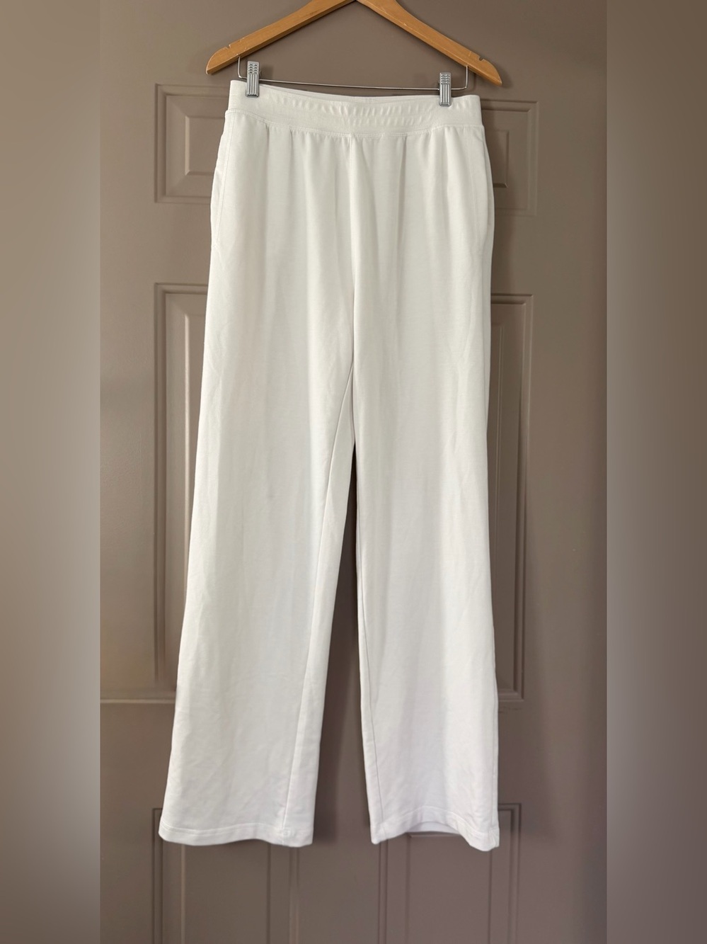 Alo Yoga High Waist Dreamy Wide Leg Pant in ivory color, Sz L 32” inseam